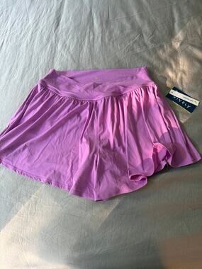 NWT: Girl’s XL Vively athletic shorts.